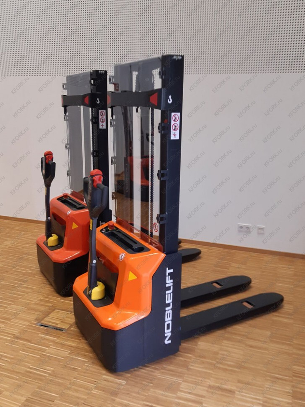 Штабелер электрический самоходный Noblelift PSE12N 2600 с литиевой батареей