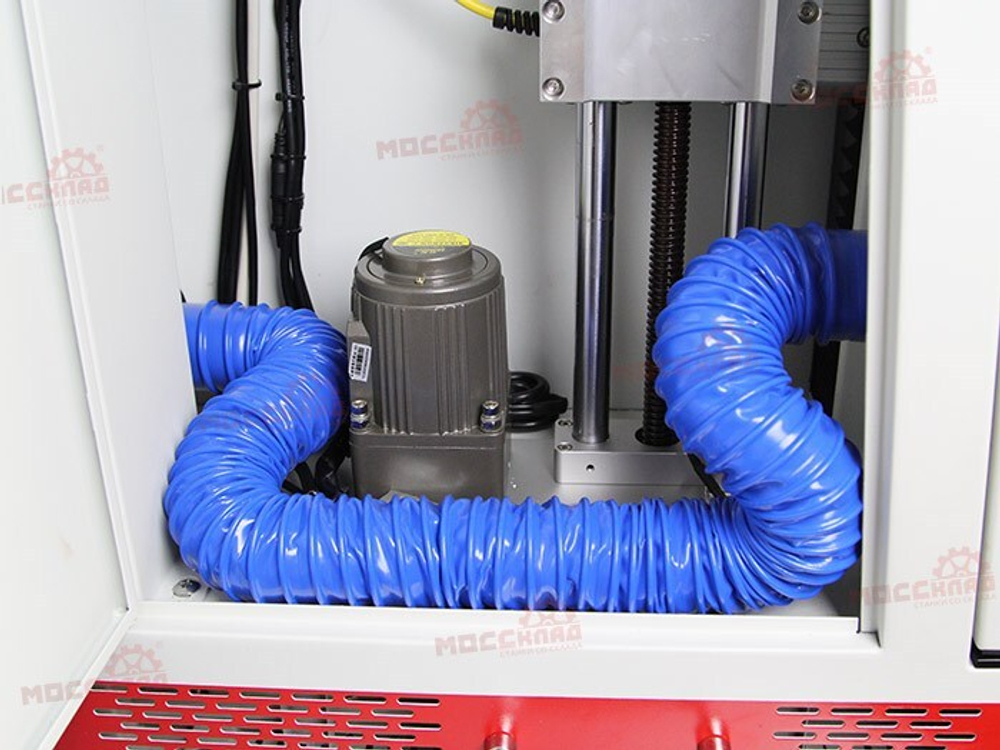 Лазерный маркиратор в защитной кабине FABTEC 20W (излучатель Raycus)