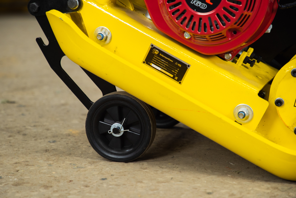 Виброплита 80 кг, 16кН (Honda) без бака колесный комплект TOR C-90L*