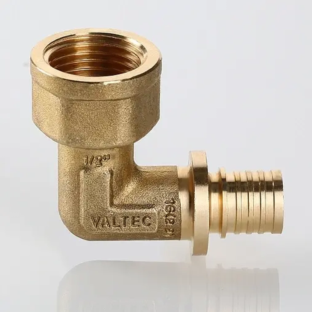 Уголок аксиальный переходной 20мм x ¾"в Valtec VTm.452.BG.002005