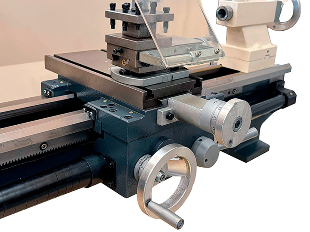 Токарный станок FABTEC FML 250х550 V с плавной регулировкой скорости