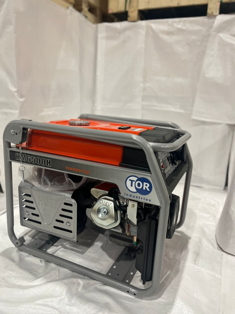 Генератор бензиновый 5,0 кВт 220В с АВР, электростартером и колесами TOR KM6500HA