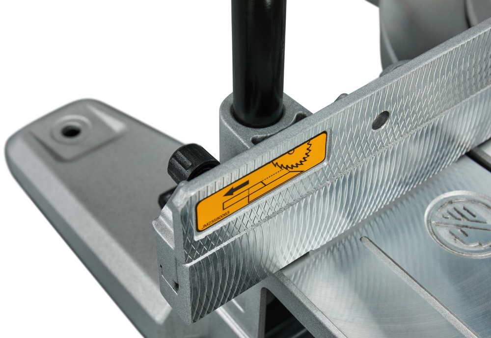 Консольная торцовочная пила Makita LS1110F