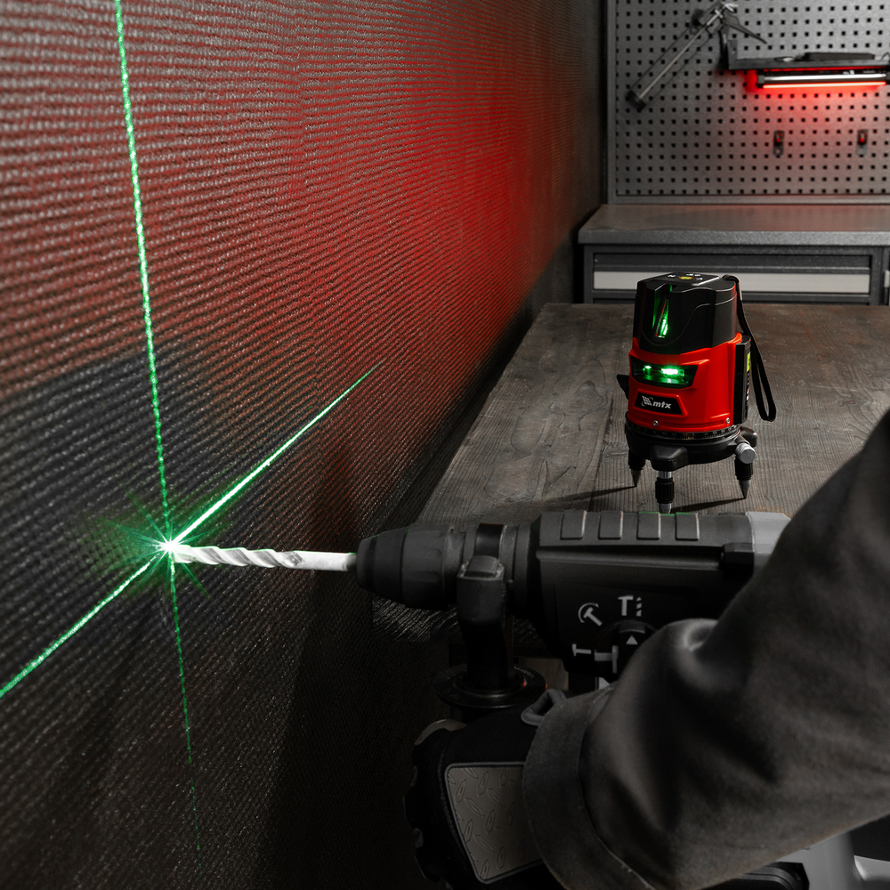 Лазерный уровень CRX-30G, 30 м, зеленый луч, батарейки, резьба 5/8" MTX