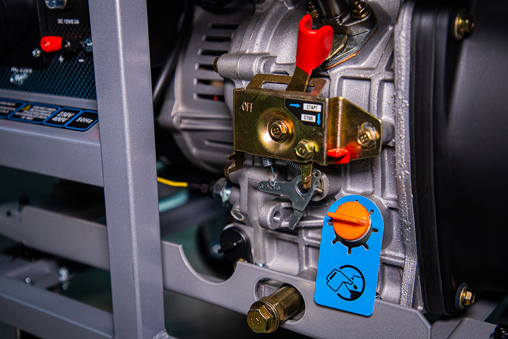 Генератор дизельный 5,0 кВт 380В/1,6 кВт 220В 15 л с электростартером TOR KM5000D*