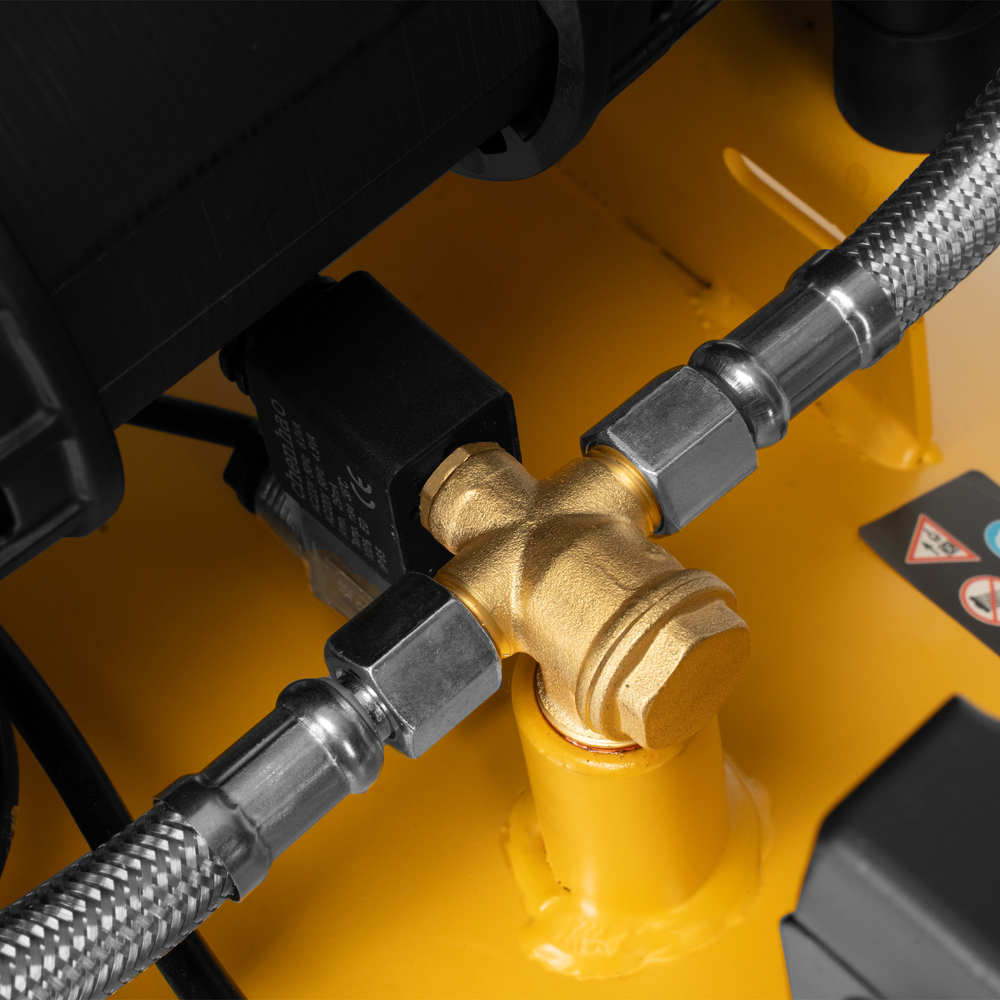 Компрессор безмасл. малошумн. DLP-4500/150, 4,5 кВт, 3х1,5 кВт,150 л, 2850 об/мин,750 л/мин Denzel