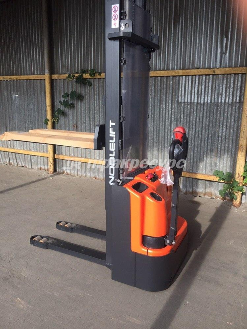 Штабелер Noblelift ECL15B