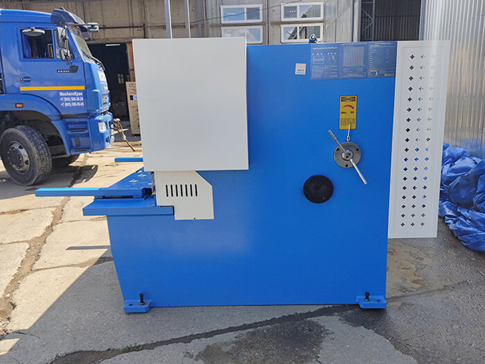 Гидравлическая гильотина QC12Y - 8x3200 с ЧПУ Е21S