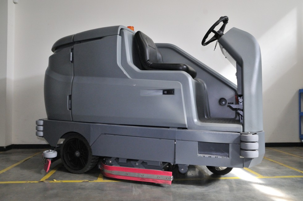 Профессиональная поломоечная машина с сиденьем для оператора BD 100/300 R Bp