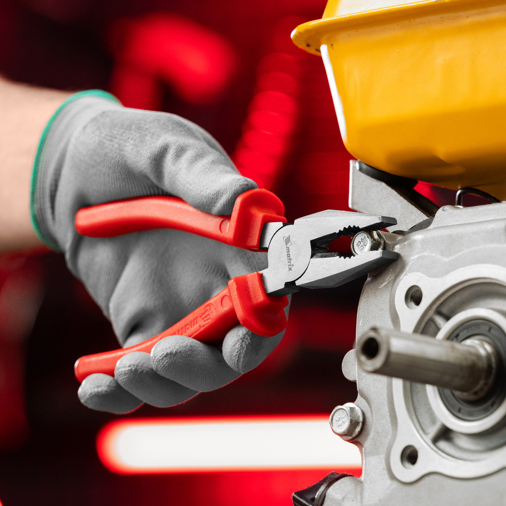 Плоскогубцы Econom, 200 мм, шлифованные, пластмассовые рукоятки Matrix