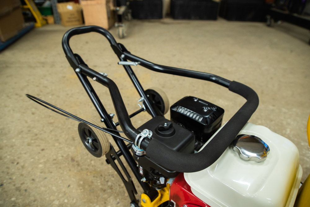 Виброплита 85 кг, 13кН (Honda) бак, коврик, колесный комплект TOR T-80*