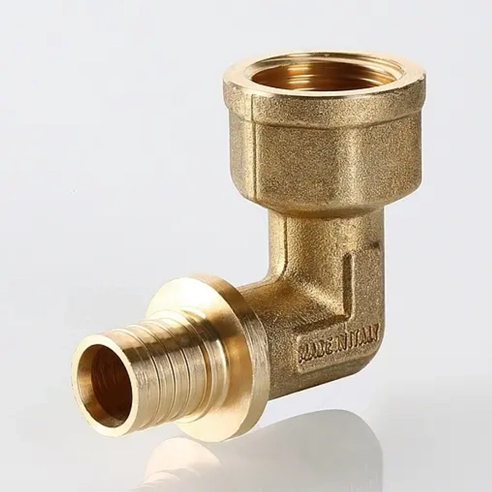 Уголок аксиальный переходной 20мм x ½"в Valtec VTm.452.BG.002004