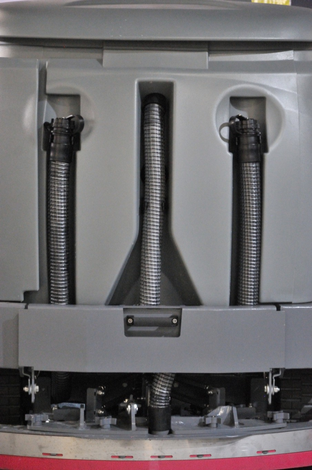 Профессиональная поломоечная машина с сиденьем для оператора BD 100/300 R Bp