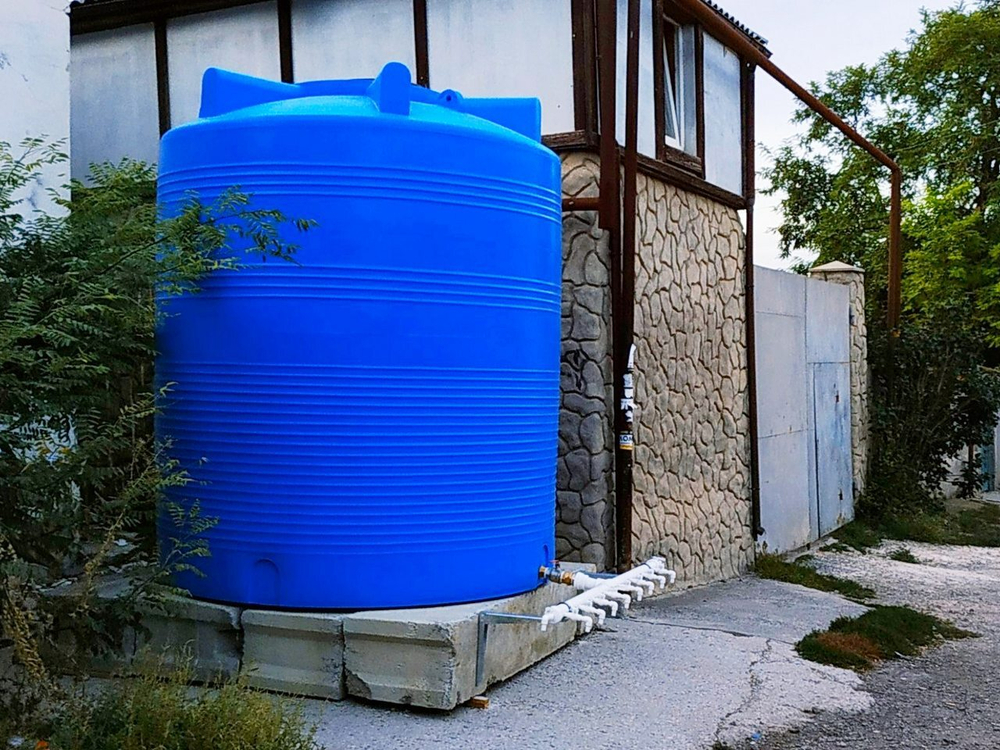 Бак для воды 200л
