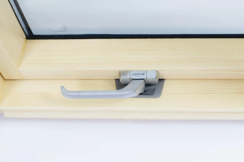 Деревянное мансардное окно с двухкамерным стеклопакетом FTP-V U5+ (CH)