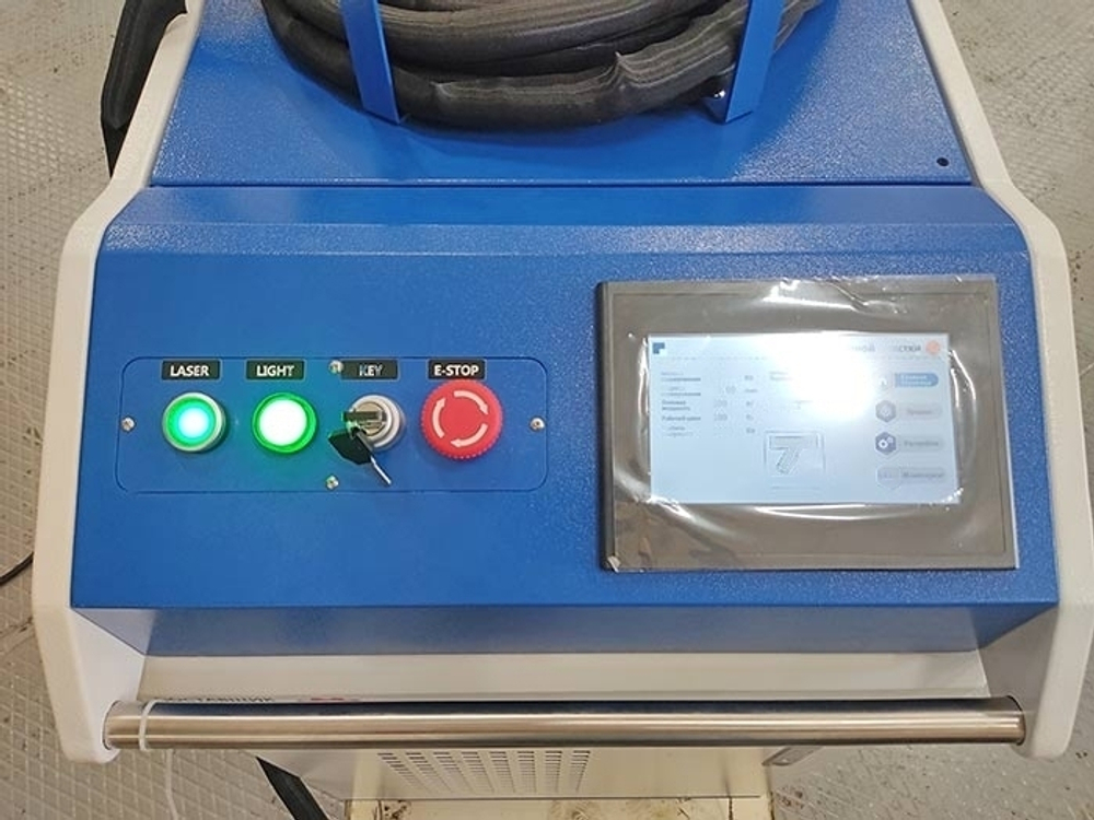 Аппарат лазерной сварки KY-W-HW1500-C 1.5кВт Raycus 3в1 (резка, сварка, очистка) с механизмом подачи проволоки и водным охлаждением