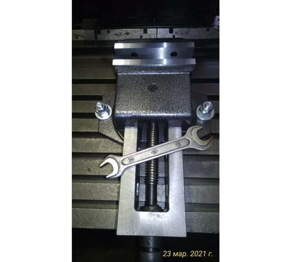 Станочные тиски 140мм, поворотные, с открытым винтом, серия QB GRIFF b241201