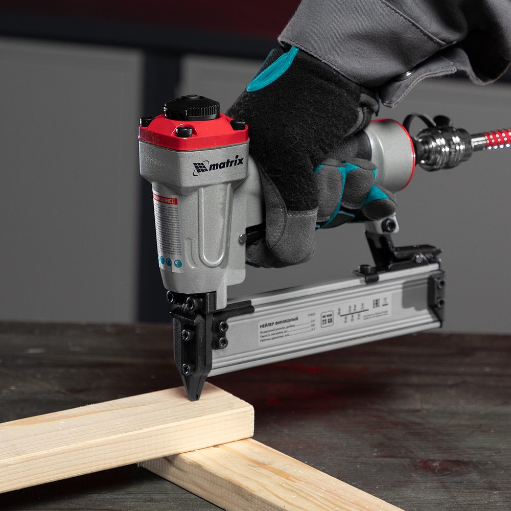 Нейлер финишный, шпилькозабивной пистолет, пневматический, гвоздь 23GA D 0.64 мм длина 10-30 мм Matrix