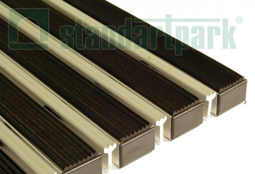 Решетки на вход Стандартпарк Резина + Скребок