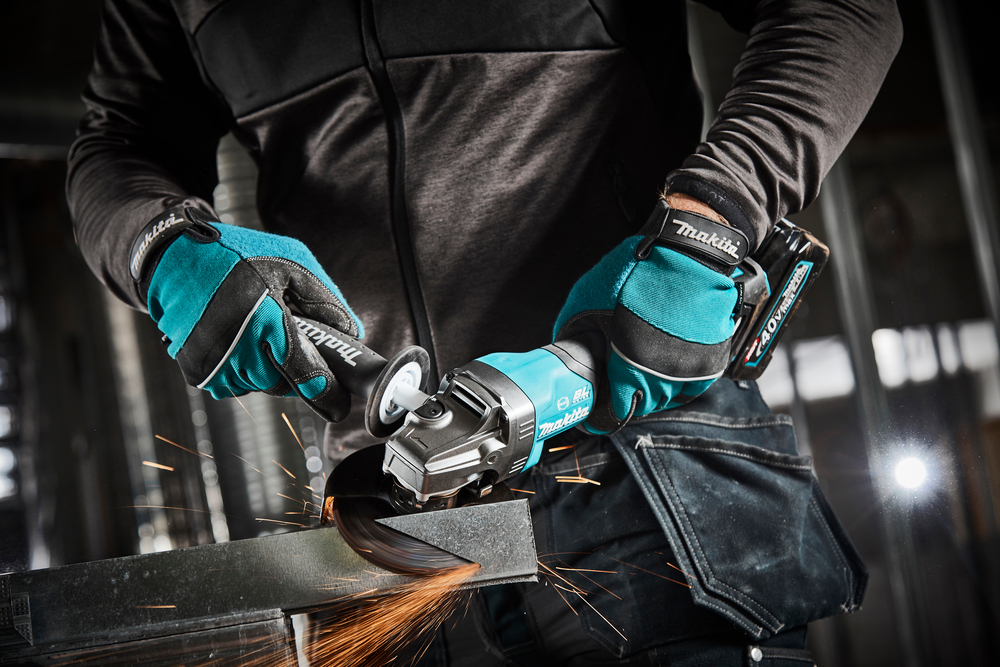 Угловая шлифмашина XGT Makita GA013GZ