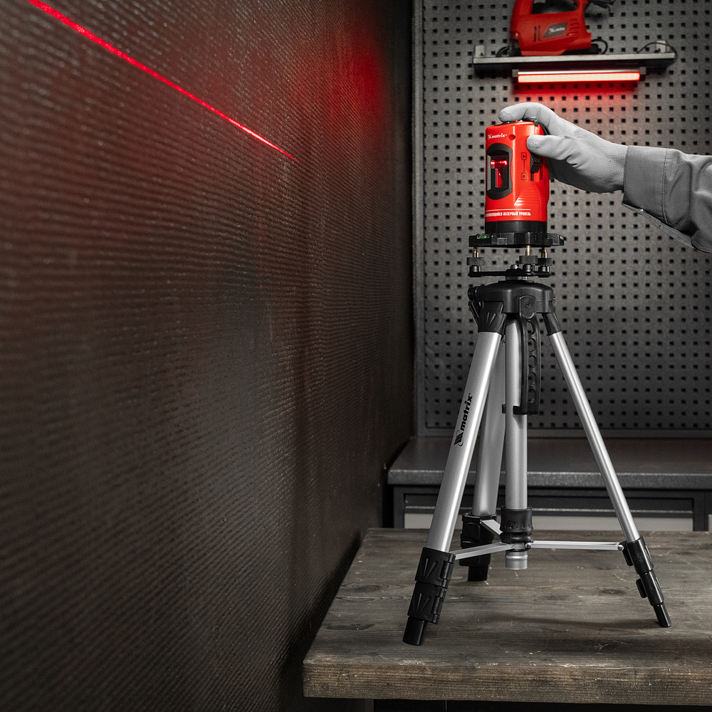 Лазерный уровень самовыравнивающийся, 150 мм, штатив 1150 мм, набор в пластиковом кейсе Matrix