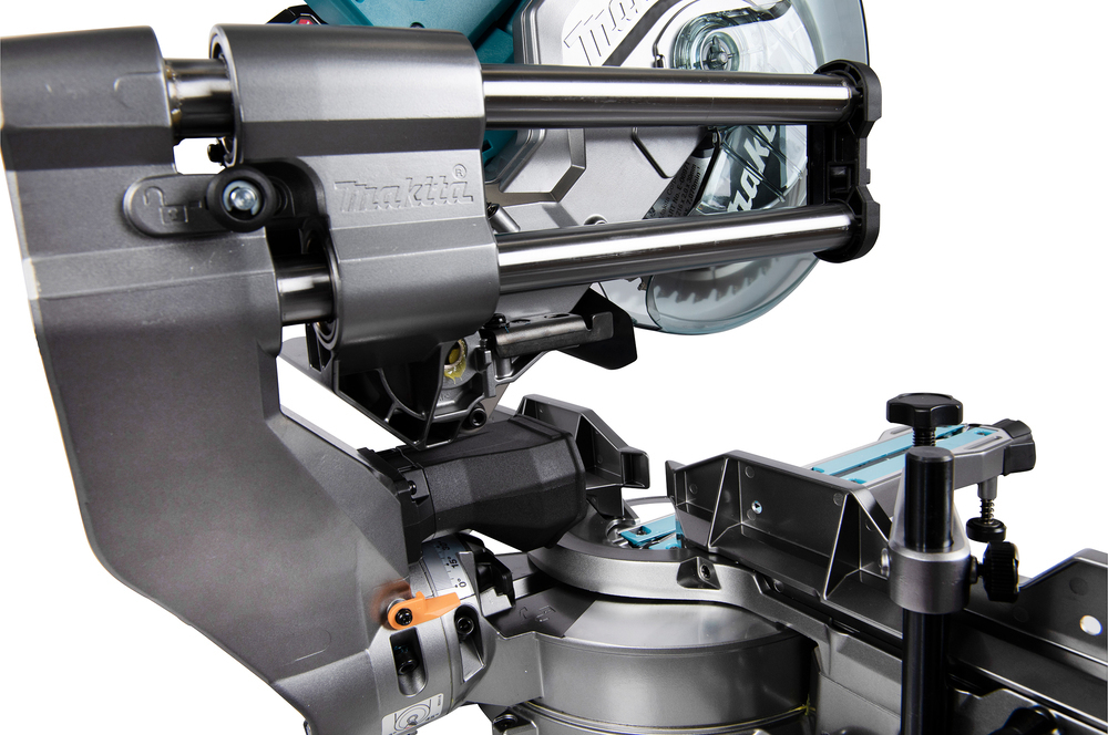 Торцовочная пила консольного типа Makita LS002GZ01