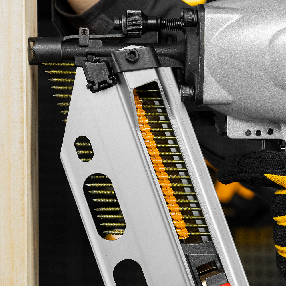 Гвозди для пнев. нейлера (крашен.) длина - 90 мм, диам. - 3,05 мм, 2000 шт. Denzel