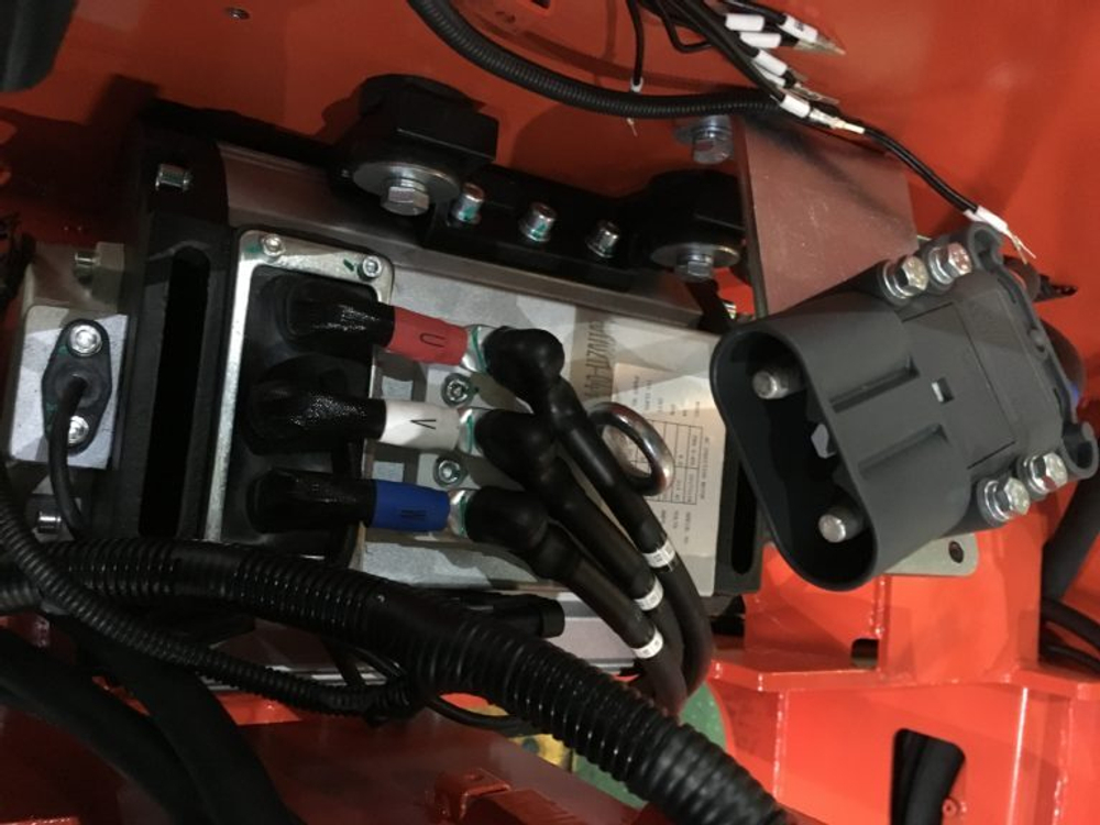 Эл. погрузчик NobleLift FE4P18N