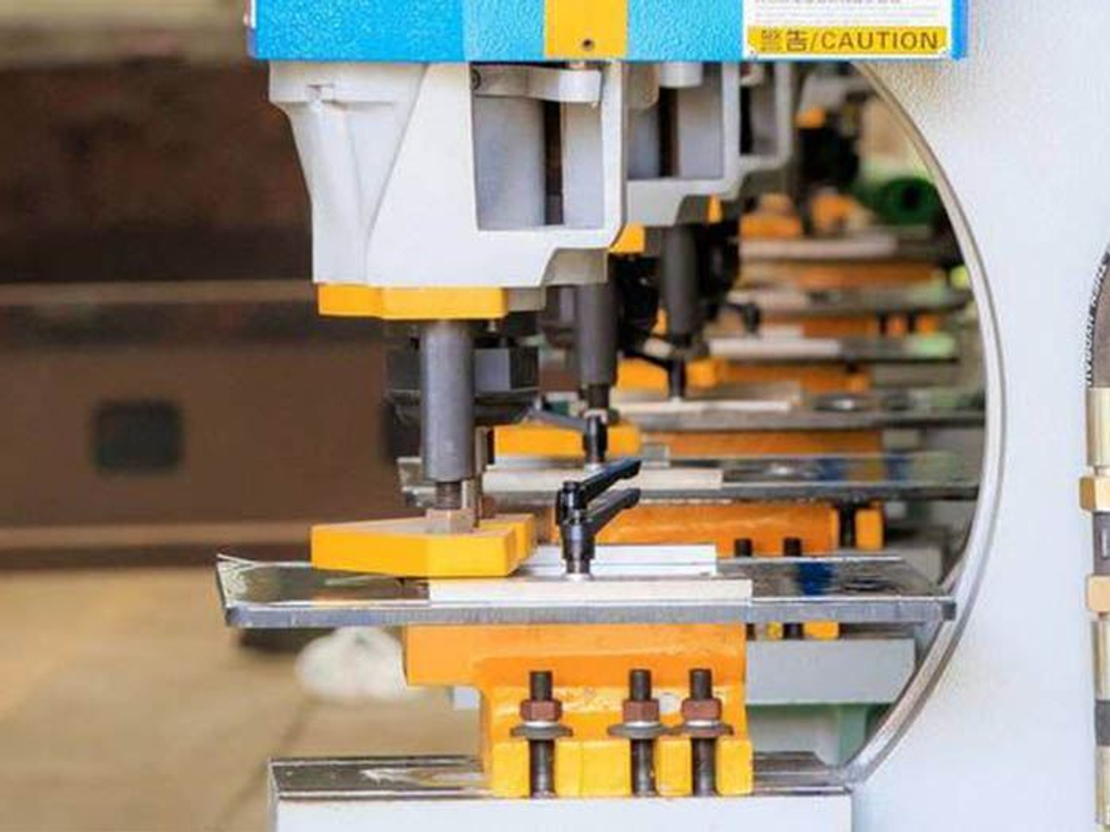 Комбинированные гидравлические прессножницы FABTEC Q35Y-16
