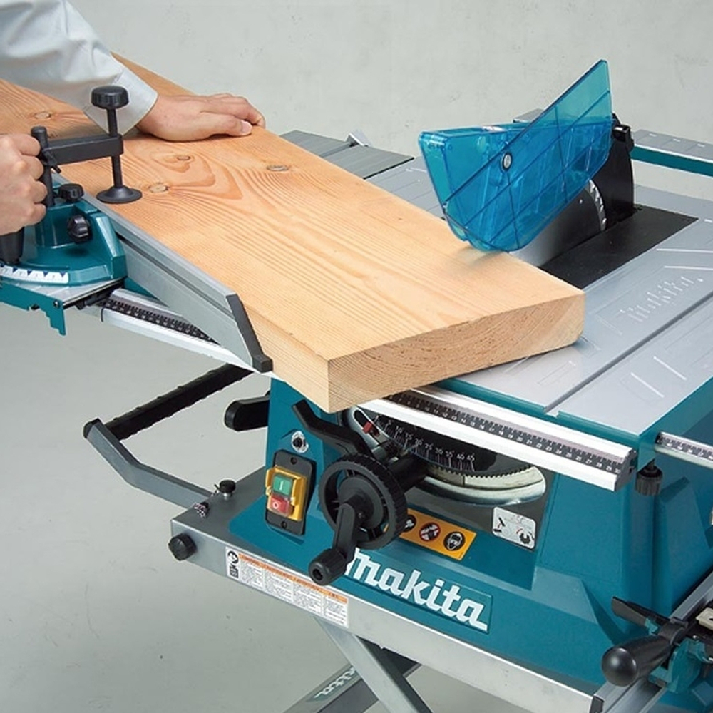 Распиловочный станок Makita MLT100N