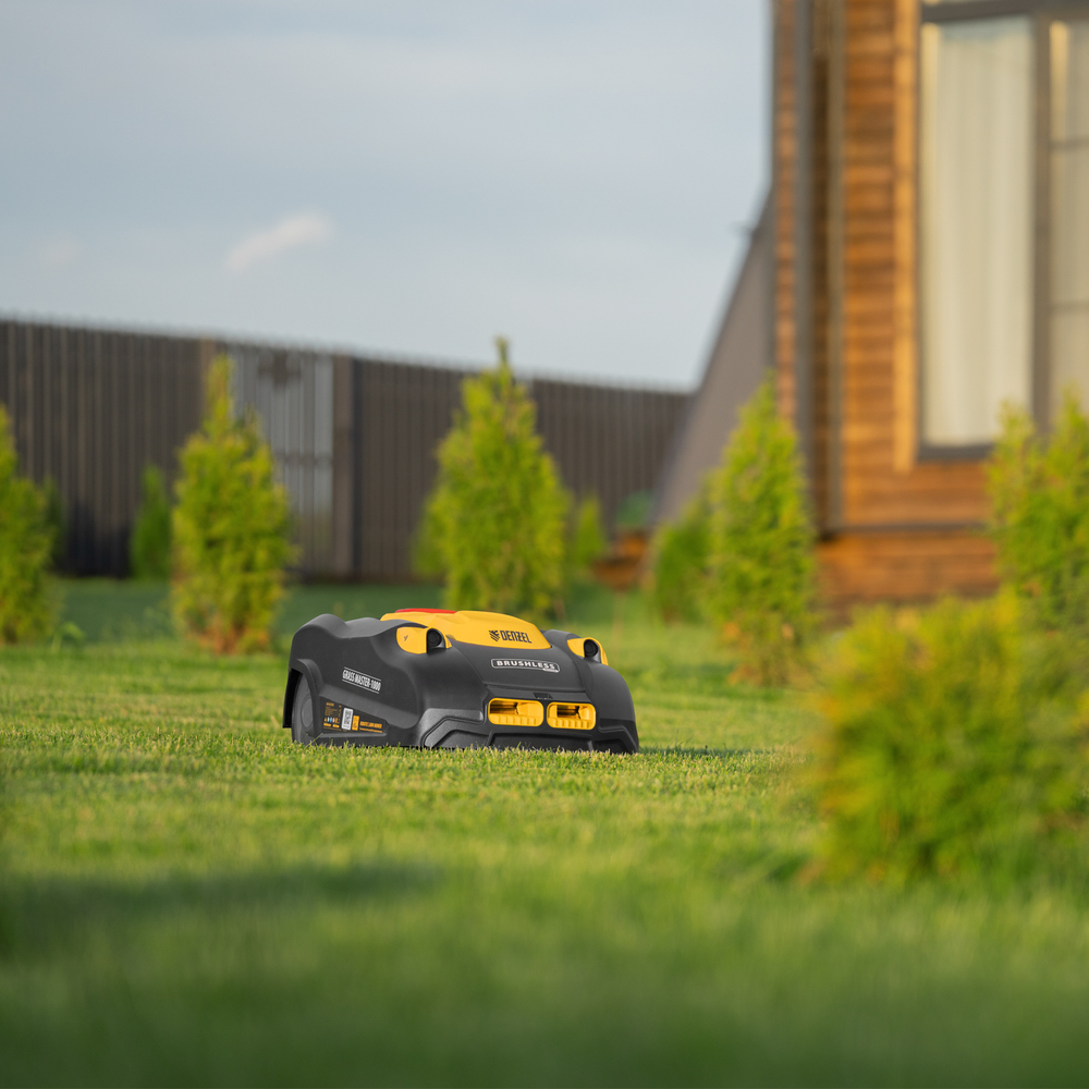 Робот-газонокосилка Grass Master 1000 1000м², 3Ач, 28V, LCD дисплей, Wi-Fi Denzel