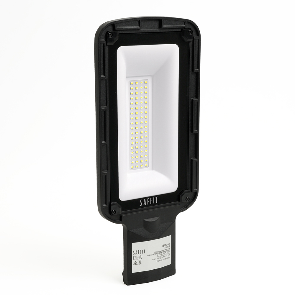 Светодиодный уличный консольный светильник SAFFIT SSL10-50 50W 5000K 230V, черный 55233