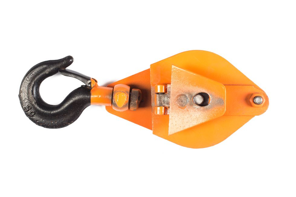 Блок монтажный однорольный с крюком TOR 0,5 т с откидной щекой