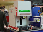 Лазерный маркиратор в защитной кабине FABTEC 20W (излучатель Raycus)