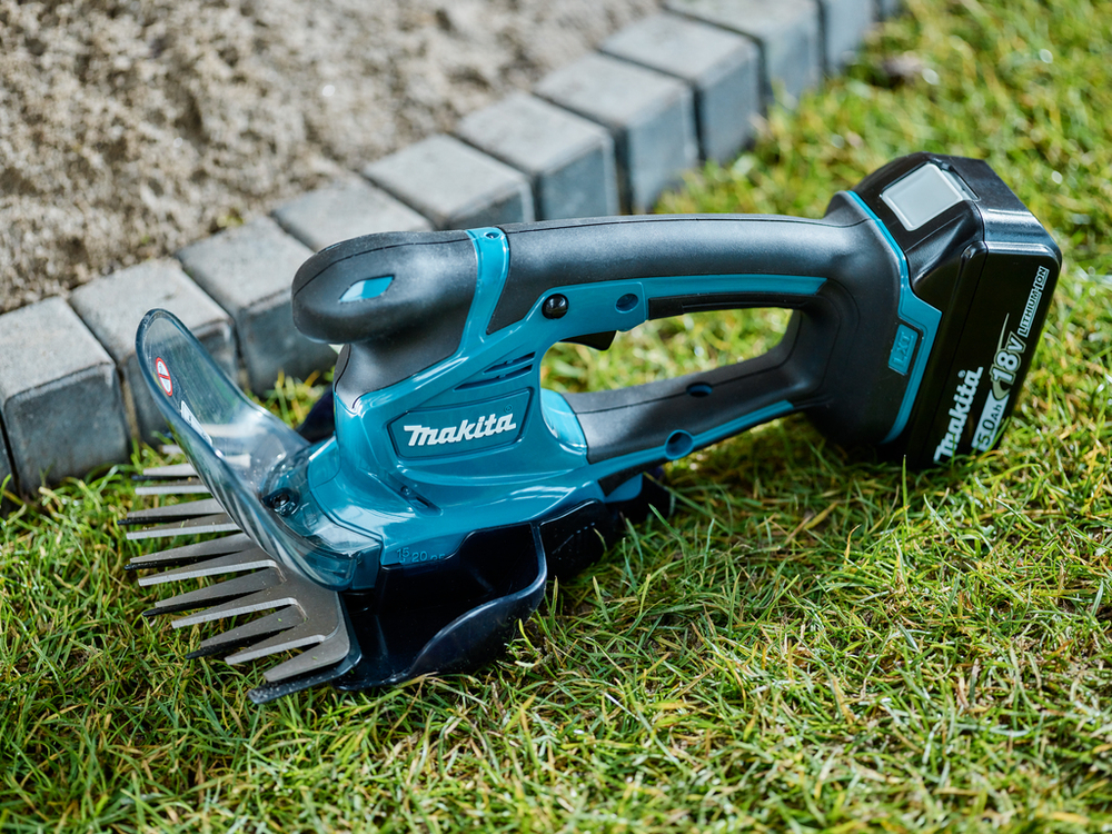 Аккумуляторные ножницы Makita DUM604Z