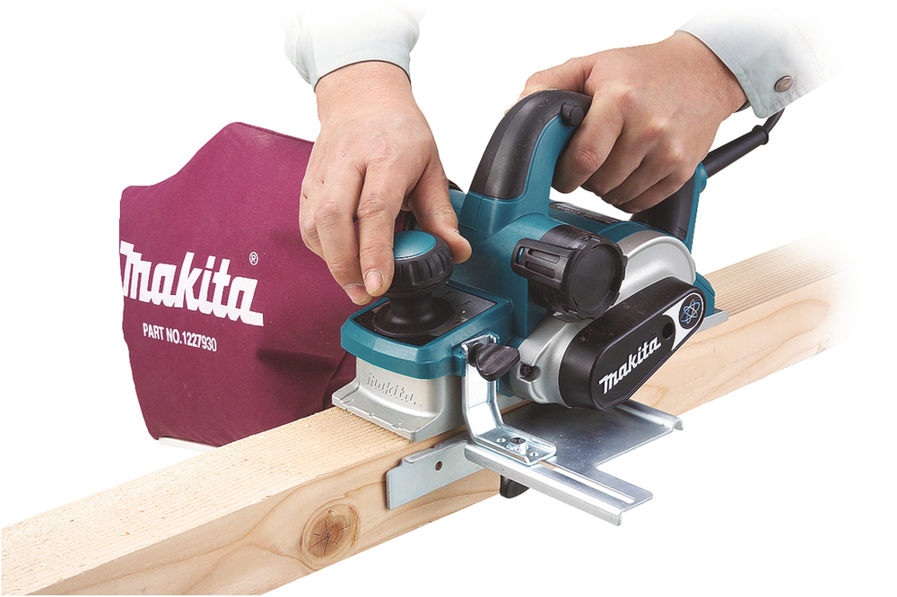 Электрический рубанок Makita KP0810C