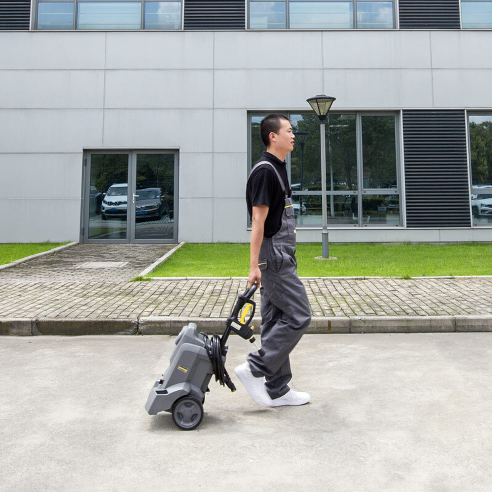 Аппарат высокого давления Karcher HD 4/8 Classic + пенная насадка + автомобильный шампунь