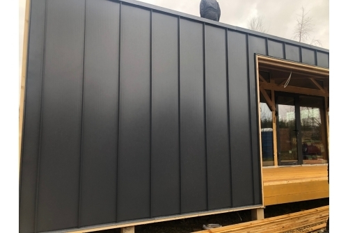 Кликфальц Pro Gofr Grand Line 0,5 Satin с пленкой на замках RAL 7024 мокрый асфальт