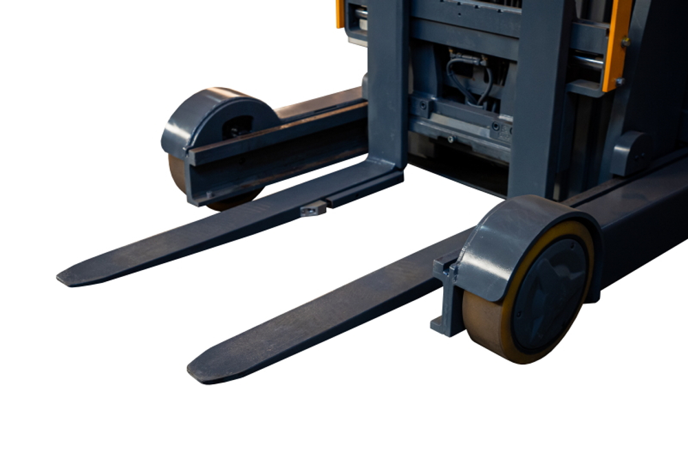 Ричтрак электрический с кабиной TOR 2,0 т 10,2 м CQD20-D с камерой и быстрым подъемом