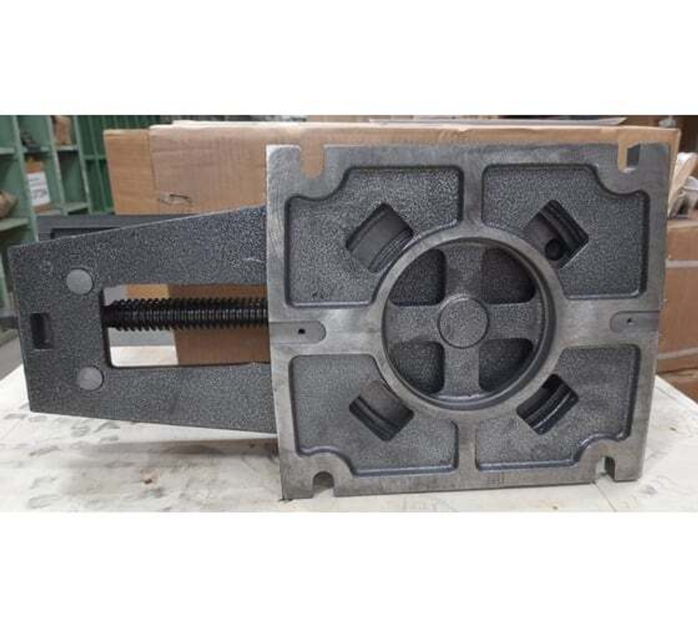 Поворотные станочные тиски с открытым винтом GRIFF серия QB 250 мм b241204