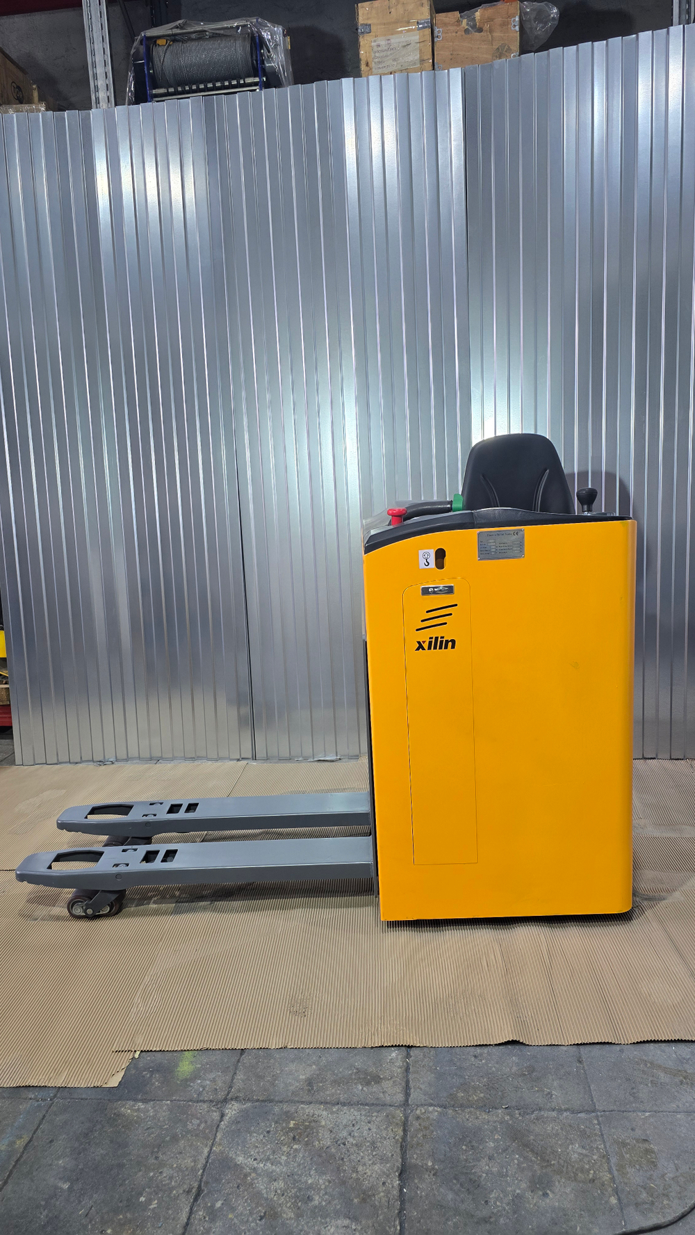 Тележка электрическая 2000 кг 1150 мм XILIN CBD20Z с кабиной 24/320 В/Ач*