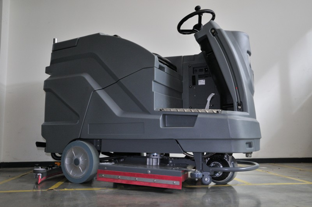 Профессиональная поломоечная машина с сиденьем для оператора BD 100/300 R Bp