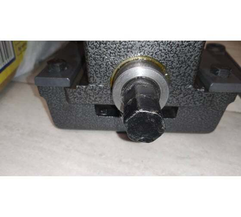 Станочные тиски 140мм, поворотные, с открытым винтом, серия QB GRIFF b241201