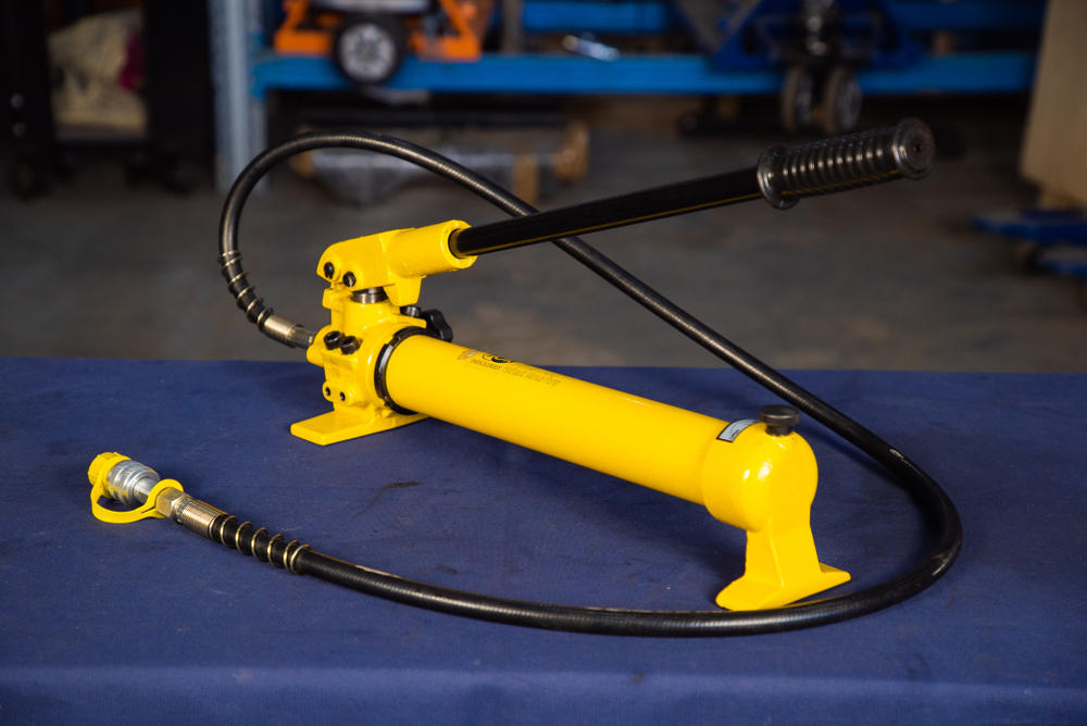 Насос гидравлический односторонний TOR HHB-700 1л (ручной)