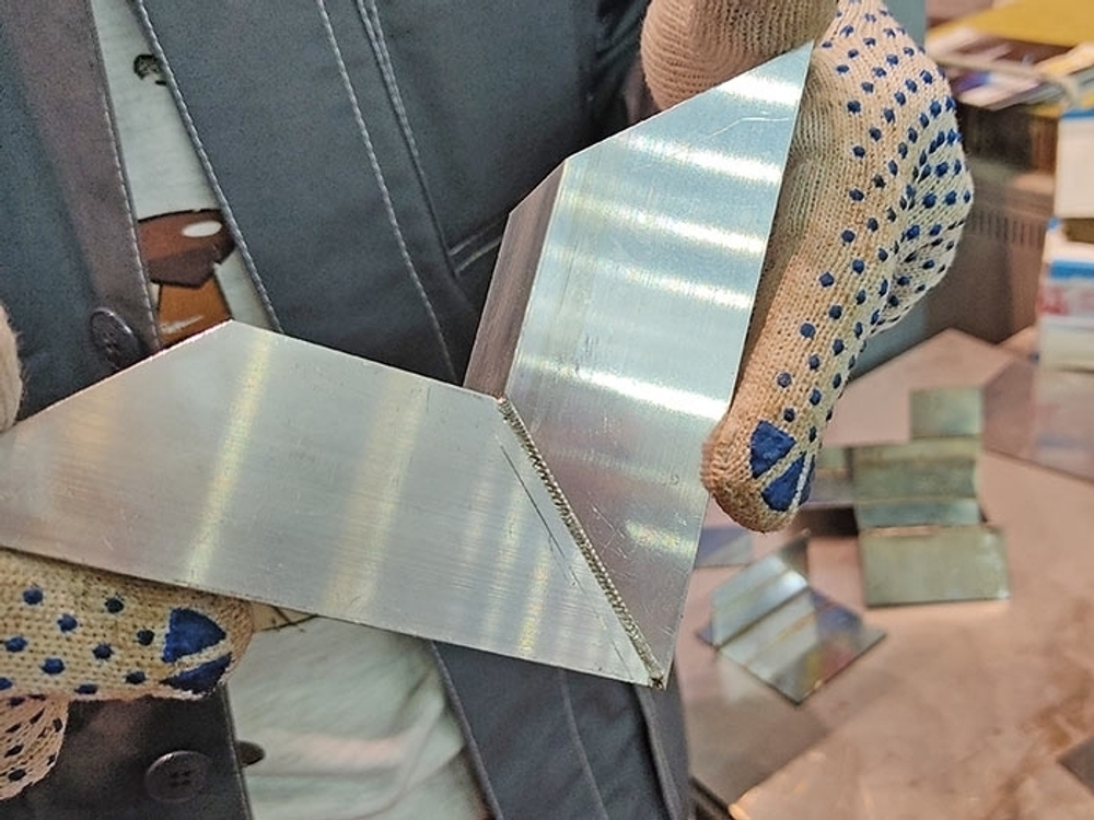 Волоконно-лазерный сварочный аппарат MFKY-W-HW1500-C 1.5кВт Raycus с механизмом подачи проволоки