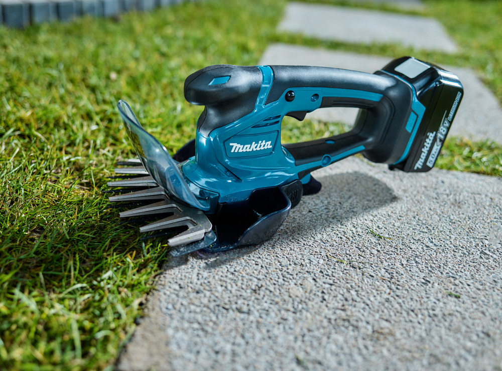 Аккумуляторные ножницы Makita DUM604Z