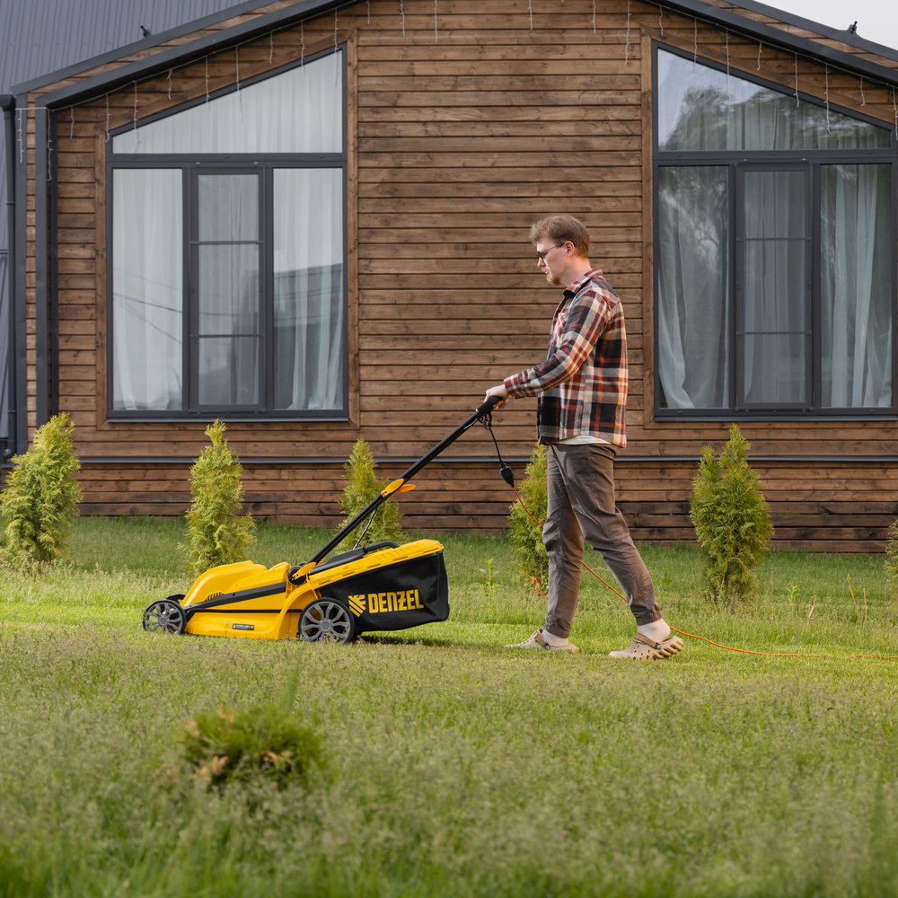 Газонокосилка электрическая GMC-2000, шир. 44см, 2000 Вт, 6 уров., травосб. 45 л Denzel