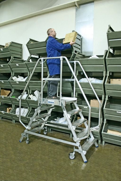 Лестница - платформа двухсторонняя с 8-мя алюмин. Ступеньками (нов.)