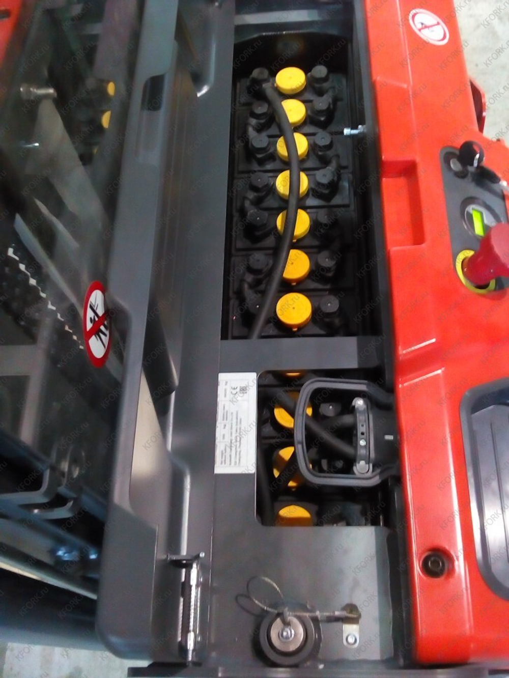 Штабелер электрический самоходный Noblelift PS12L