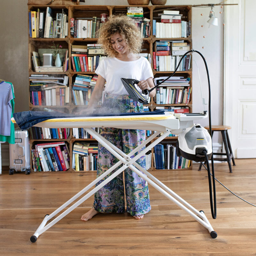 Утюг с отпариванием под давлением EasyFinish